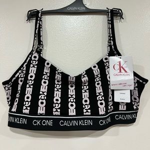 Calvin Klein unlined bralette. Black with light pink and it’s a size M
